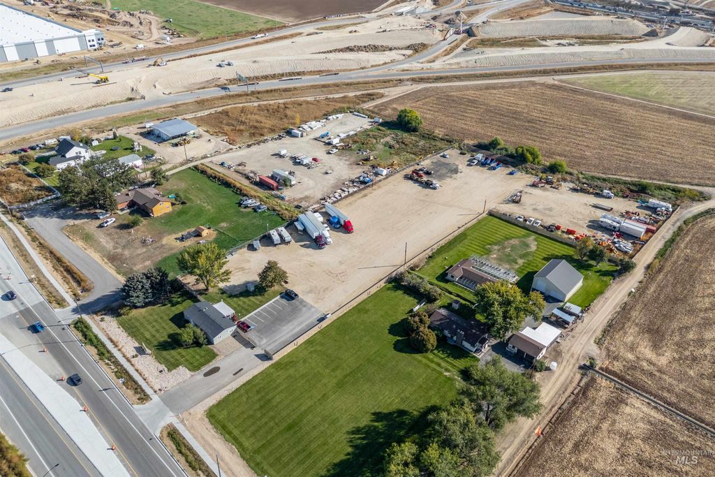 4457 E Franklin Rd, Nampa, ID 83687 photo 3