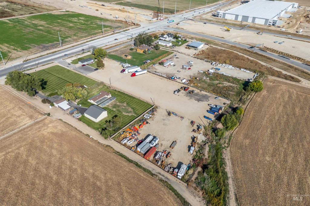 4457 E Franklin Rd, Nampa, ID 83687 photo 4