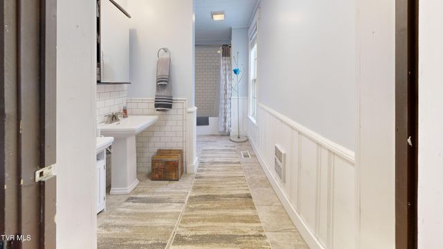 212 Main Street, Roan Mountain, TN 37687