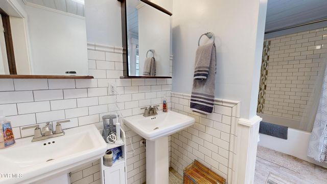 212 Main Street, Roan Mountain, TN 37687