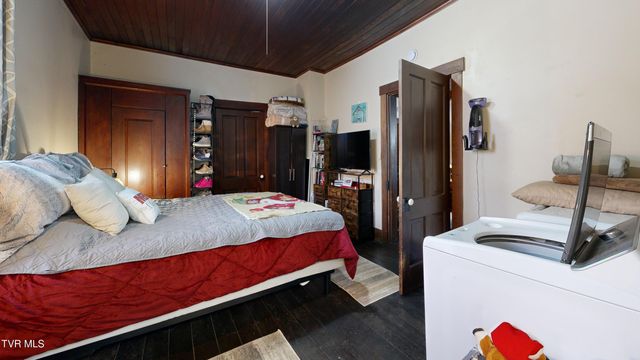 212 Main Street, Roan Mountain, TN 37687