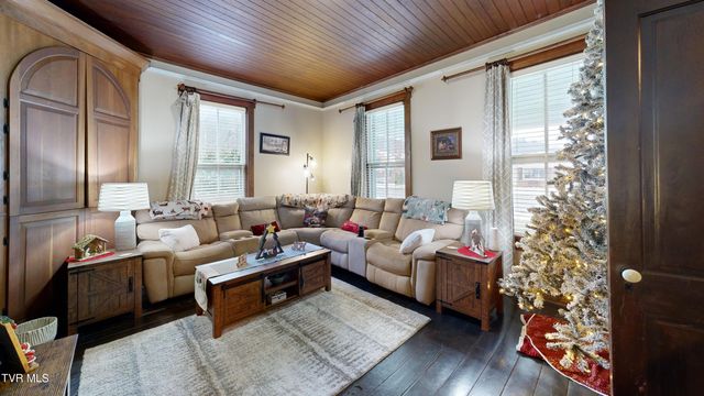 212 Main Street, Roan Mountain, TN 37687