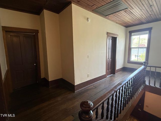 212 Main Street, Roan Mountain, TN 37687
