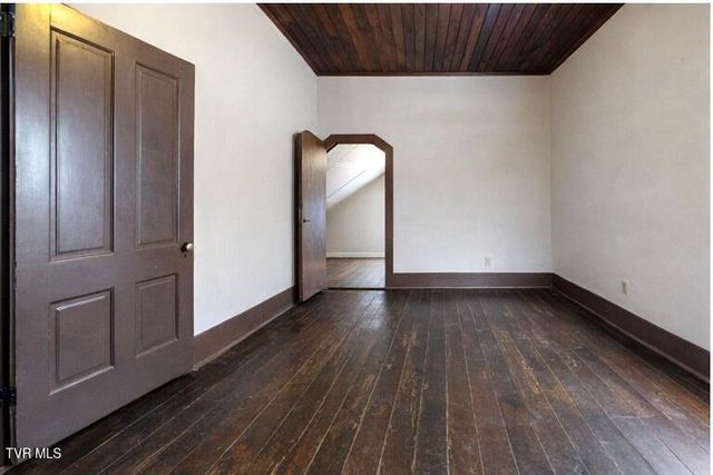 212 Main Street, Roan Mountain, TN 37687
