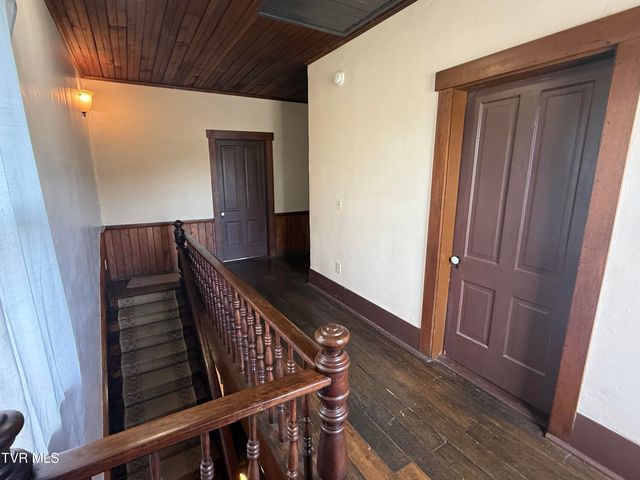 212 Main Street, Roan Mountain, TN 37687
