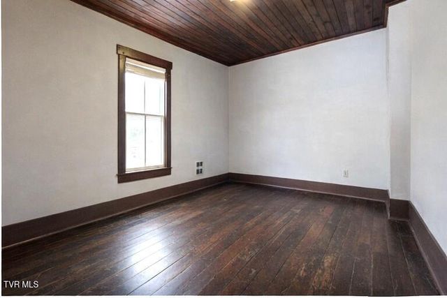 212 Main Street, Roan Mountain, TN 37687