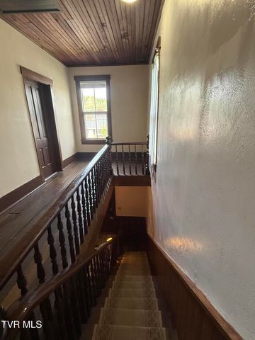 212 Main Street, Roan Mountain, TN 37687