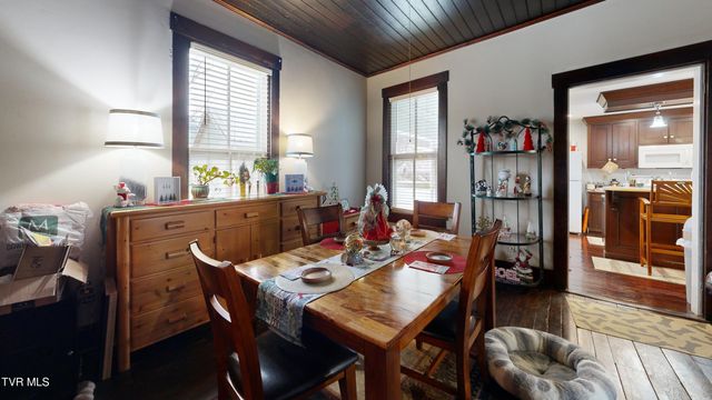 212 Main Street, Roan Mountain, TN 37687