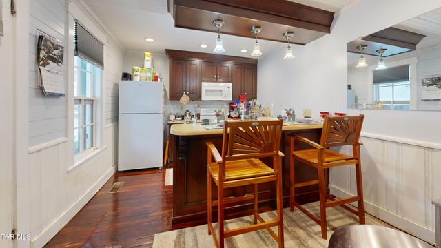 212 Main Street, Roan Mountain, TN 37687