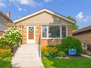 9945 S WASHTENAW Avenue, Chicago, IL 60655
