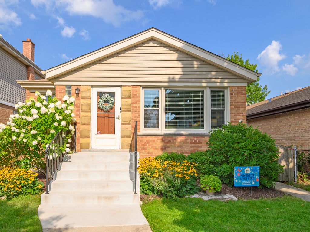 9945 S WASHTENAW Avenue, Chicago, IL 60655