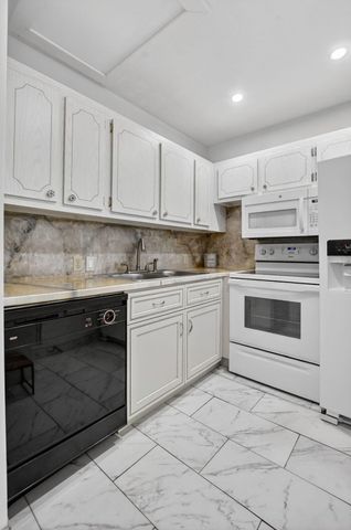 415 Mansfield J, Boca Raton, FL 33434