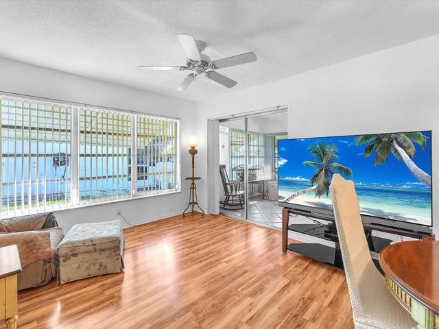 5702 NW 84th Avenue, Tamarac, FL 33321