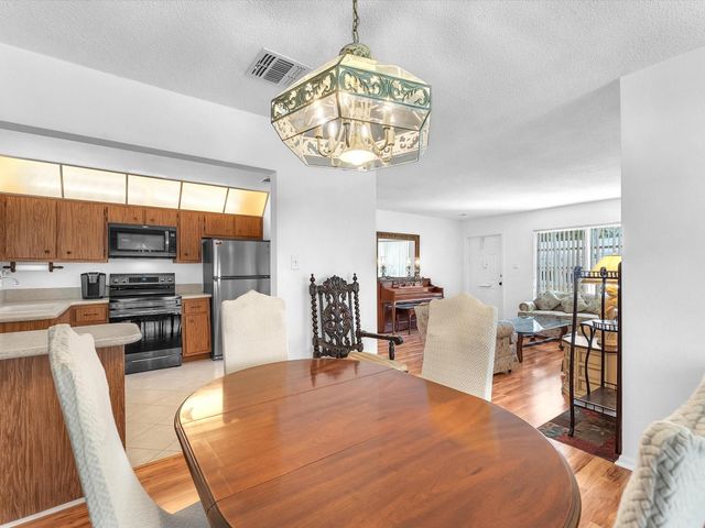 5702 NW 84th Avenue, Tamarac, FL 33321