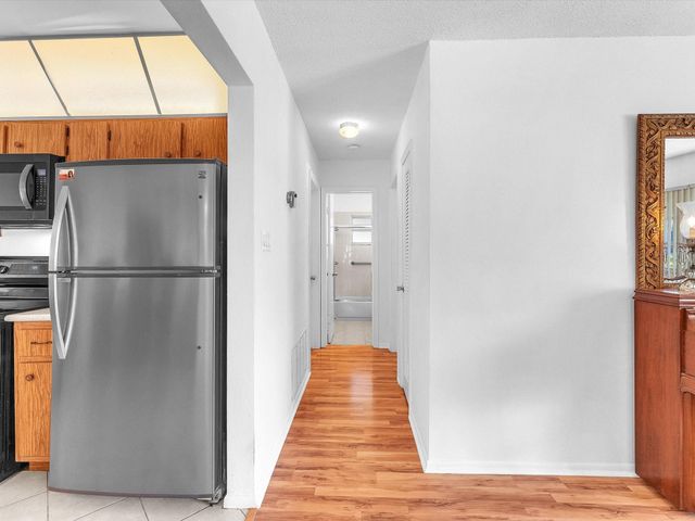 5702 NW 84th Avenue, Tamarac, FL 33321