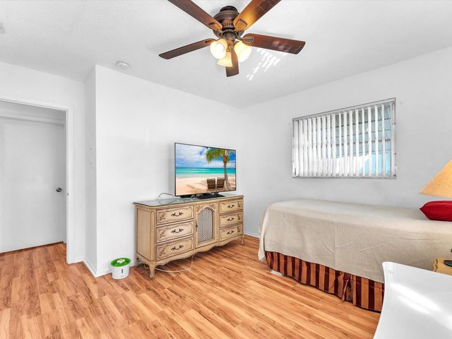 5702 NW 84th Avenue, Tamarac, FL 33321