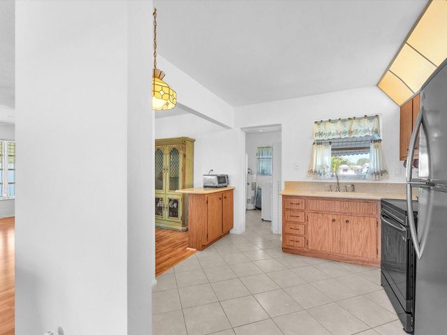 5702 NW 84th Avenue, Tamarac, FL 33321