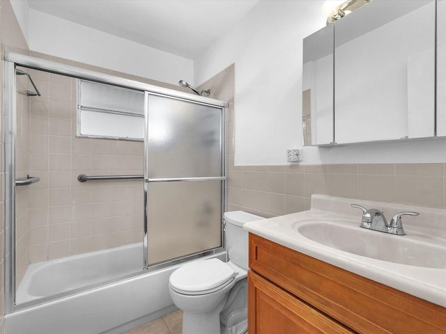 5702 NW 84th Avenue, Tamarac, FL 33321