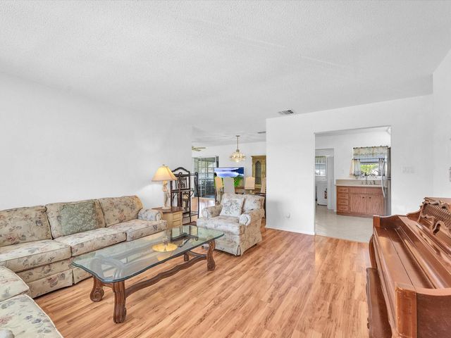 5702 NW 84th Avenue, Tamarac, FL 33321