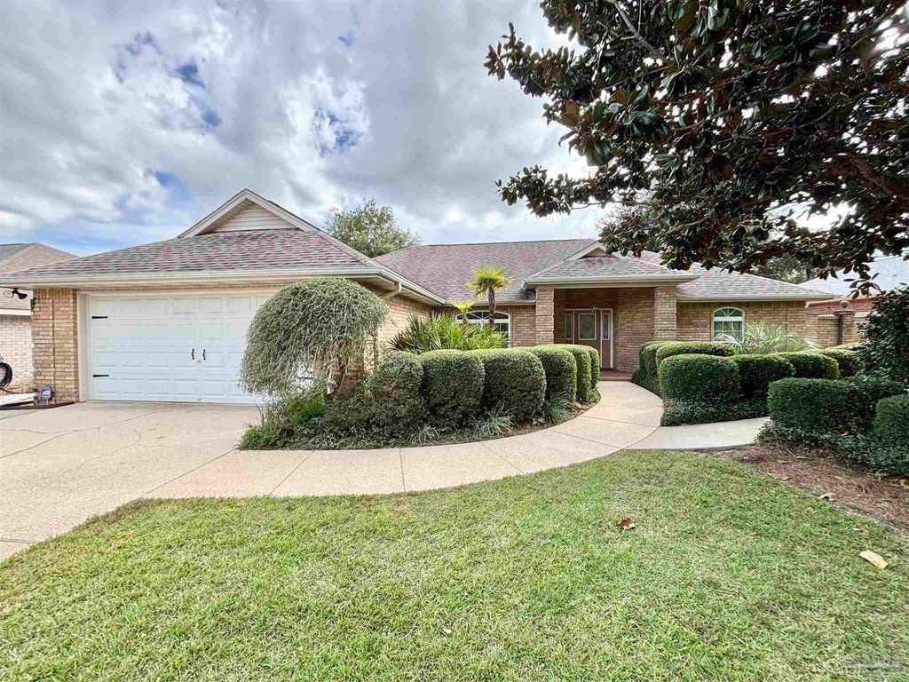 7781 Ramona Dr, Navarre, FL 32566