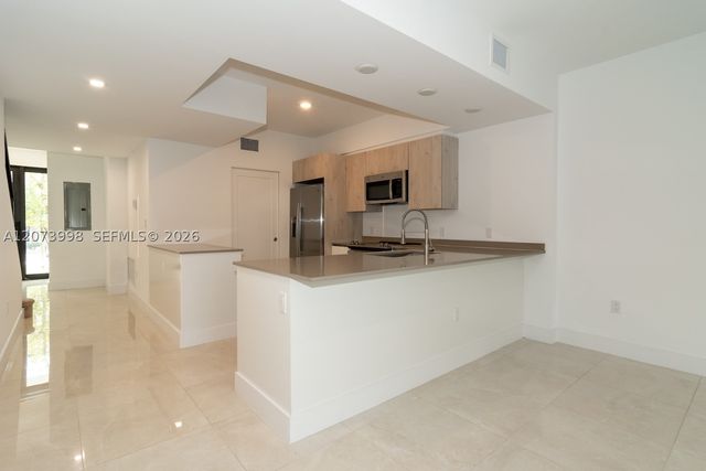 4117 N Oak Pl, Dania Beach, FL 33314