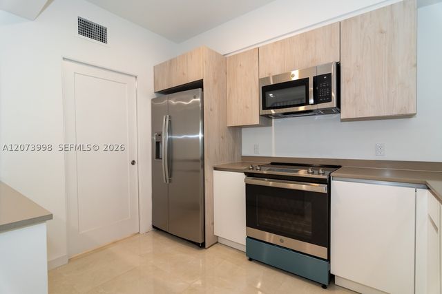 4117 N Oak Pl, Dania Beach, FL 33314
