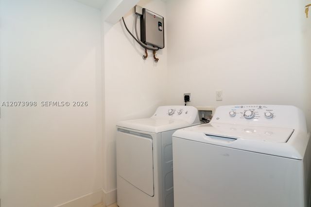 4117 N Oak Pl, Dania Beach, FL 33314