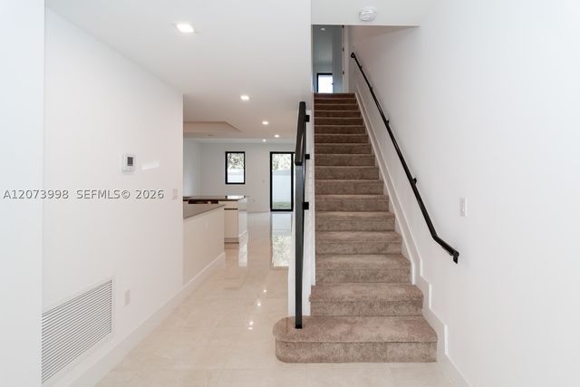 4117 N Oak Pl, Dania Beach, FL 33314