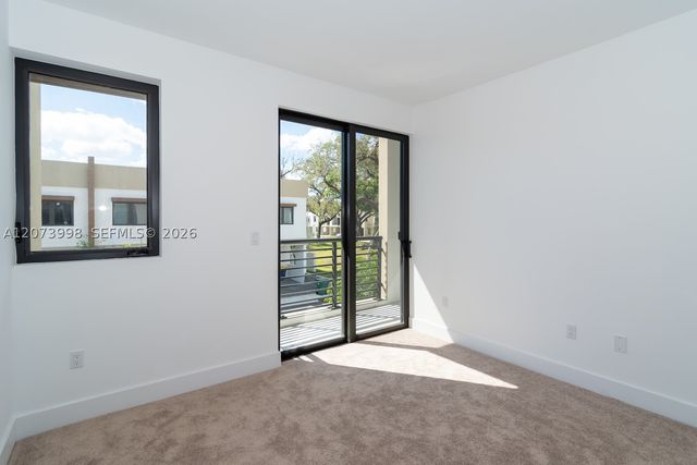 4117 N Oak Pl, Dania Beach, FL 33314