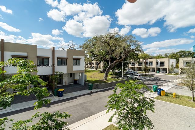4117 N Oak Pl, Dania Beach, FL 33314