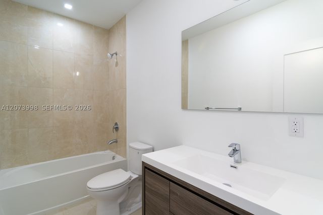 4117 N Oak Pl, Dania Beach, FL 33314