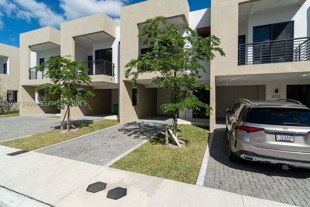 4117 N Oak Pl, Dania Beach, FL 33314