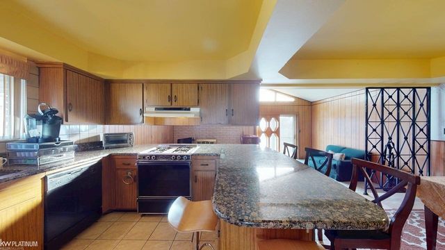 13212 Balfour Drive, Warren, MI 48088