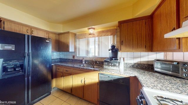 13212 Balfour Drive, Warren, MI 48088