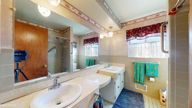 13212 Balfour Drive, Warren, MI 48088