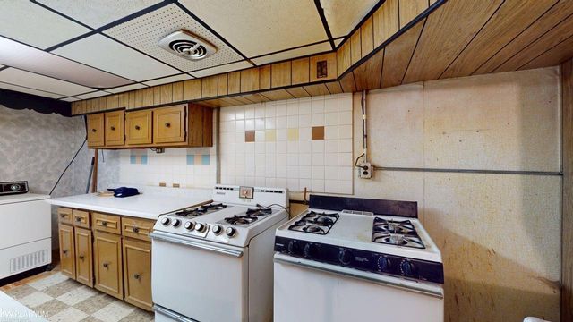 13212 Balfour Drive, Warren, MI 48088