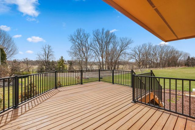 9134 Fox Run Circle, Eden Prairie, MN 55347