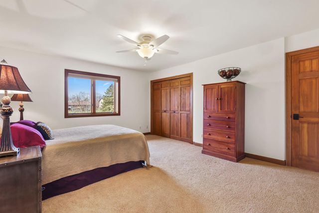 9134 Fox Run Circle, Eden Prairie, MN 55347