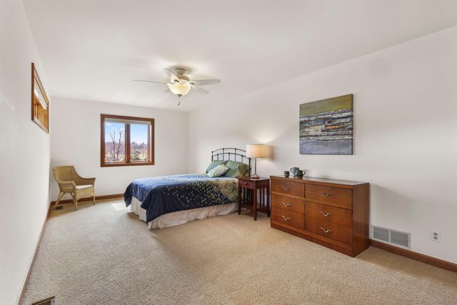 9134 Fox Run Circle, Eden Prairie, MN 55347