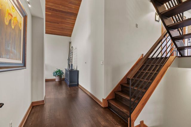 9134 Fox Run Circle, Eden Prairie, MN 55347