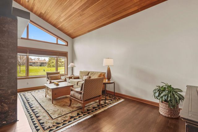 9134 Fox Run Circle, Eden Prairie, MN 55347