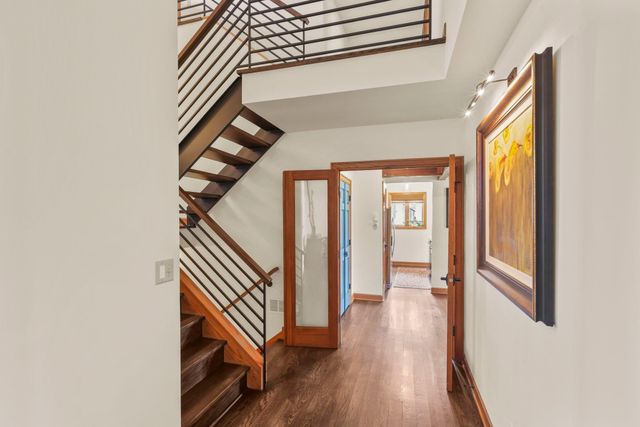 9134 Fox Run Circle, Eden Prairie, MN 55347