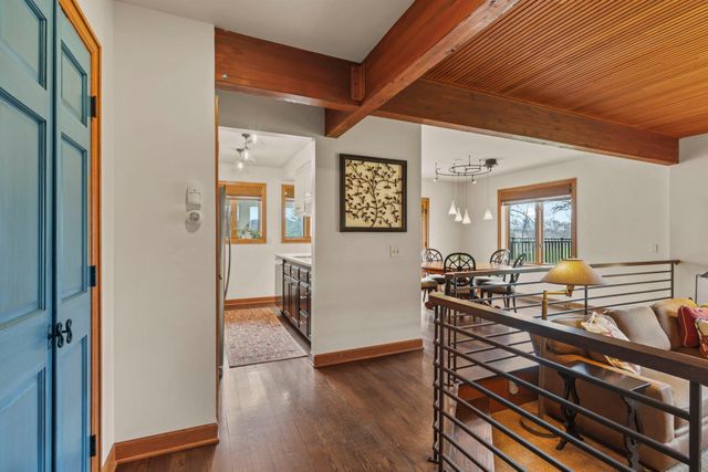 9134 Fox Run Circle, Eden Prairie, MN 55347