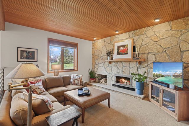 9134 Fox Run Circle, Eden Prairie, MN 55347