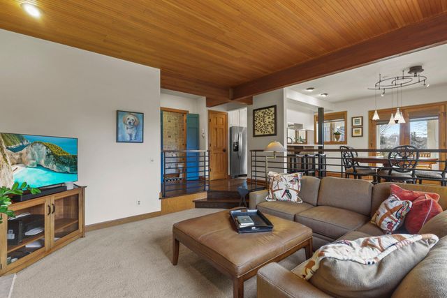 9134 Fox Run Circle, Eden Prairie, MN 55347