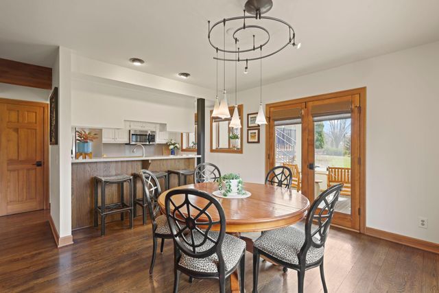 9134 Fox Run Circle, Eden Prairie, MN 55347