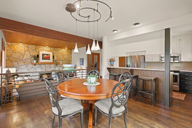 9134 Fox Run Circle, Eden Prairie, MN 55347