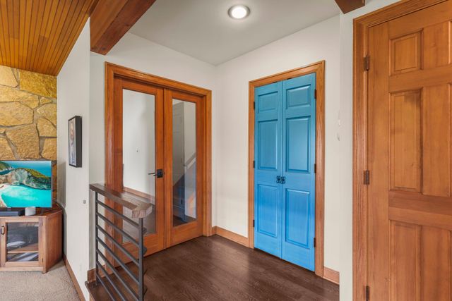 9134 Fox Run Circle, Eden Prairie, MN 55347