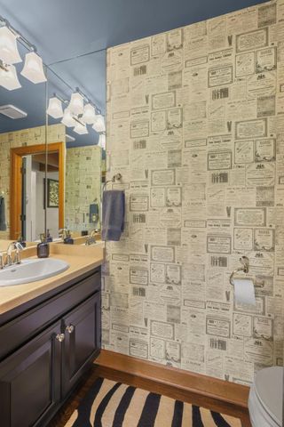 9134 Fox Run Circle, Eden Prairie, MN 55347