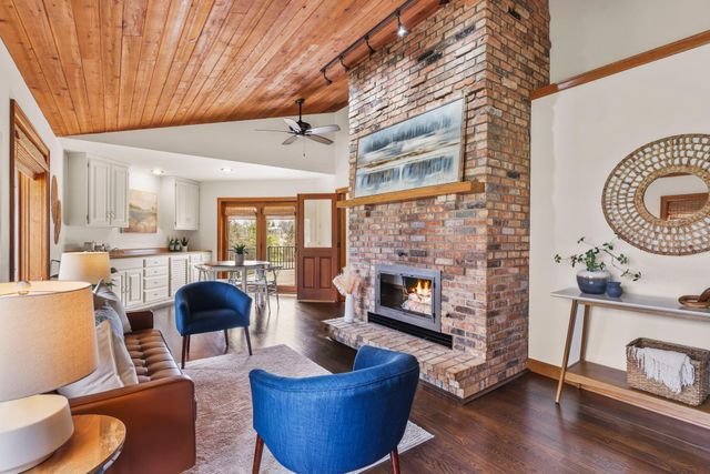 9134 Fox Run Circle, Eden Prairie, MN 55347